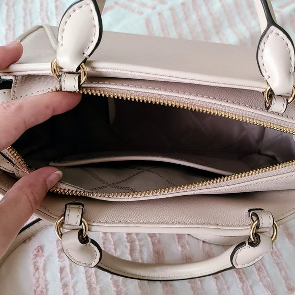 MICHAEL KORS Cleo Small Saffiano Leather Satchel - Picture 4 of 11